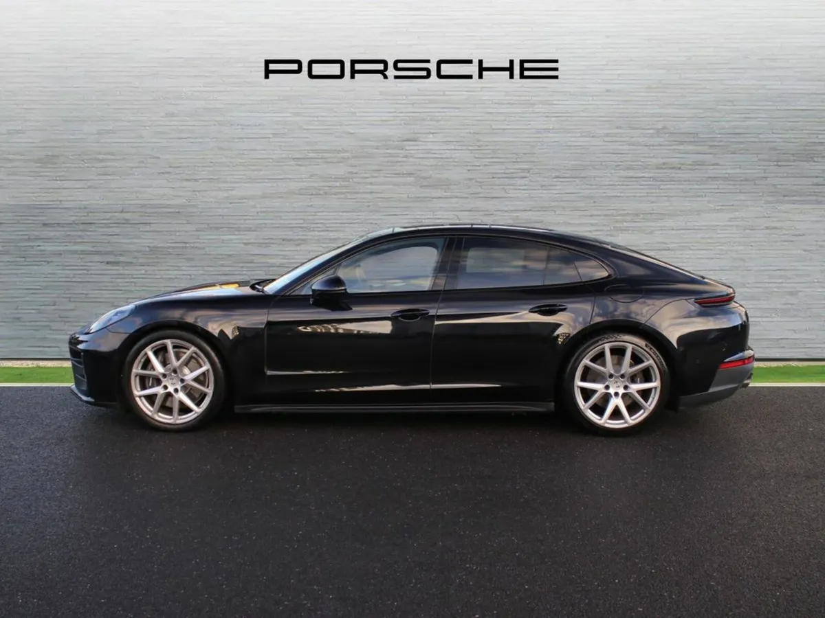 Porsche Panamera 4 E-Hybrid - Image 4