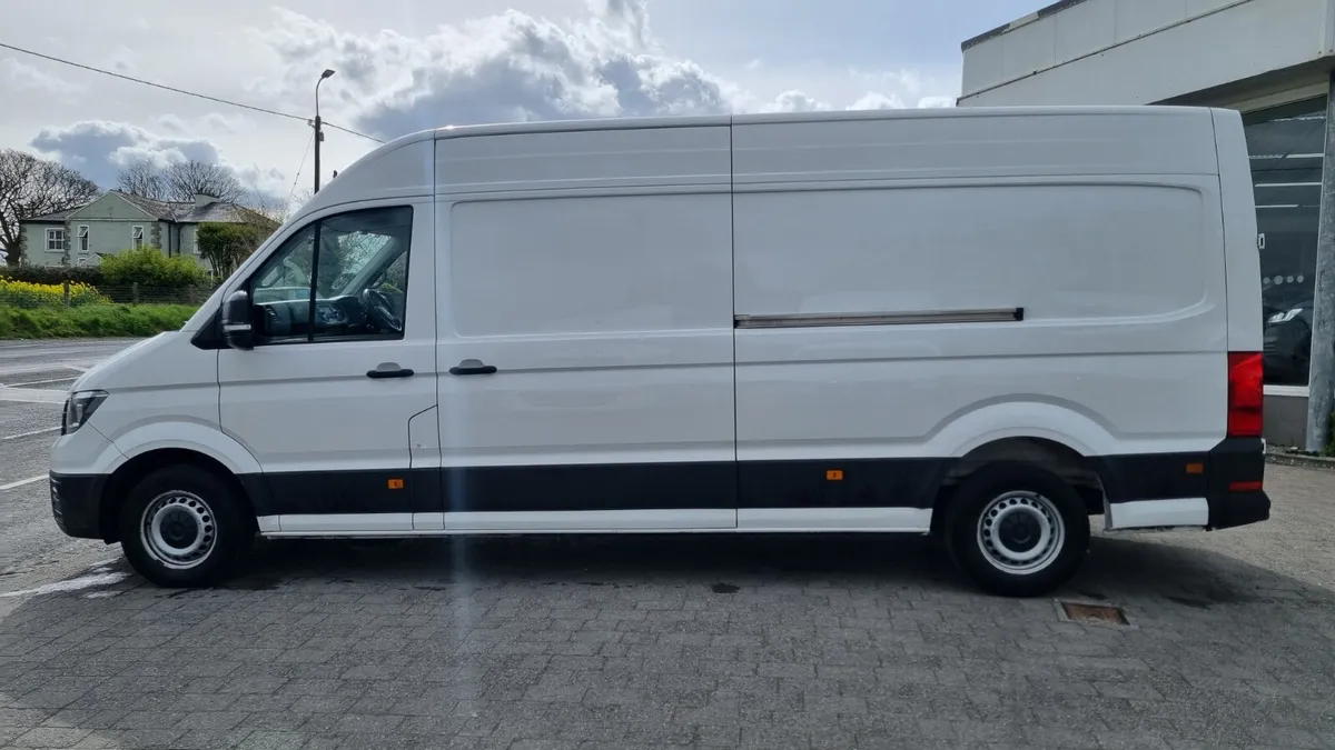 212 VW CRAFTER LWB 140BHP 1 OWNER NEW CVRT - Image 4