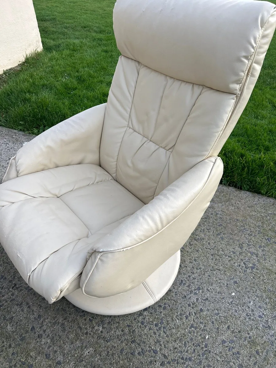 Lazy Boy and foot rest - Image 4