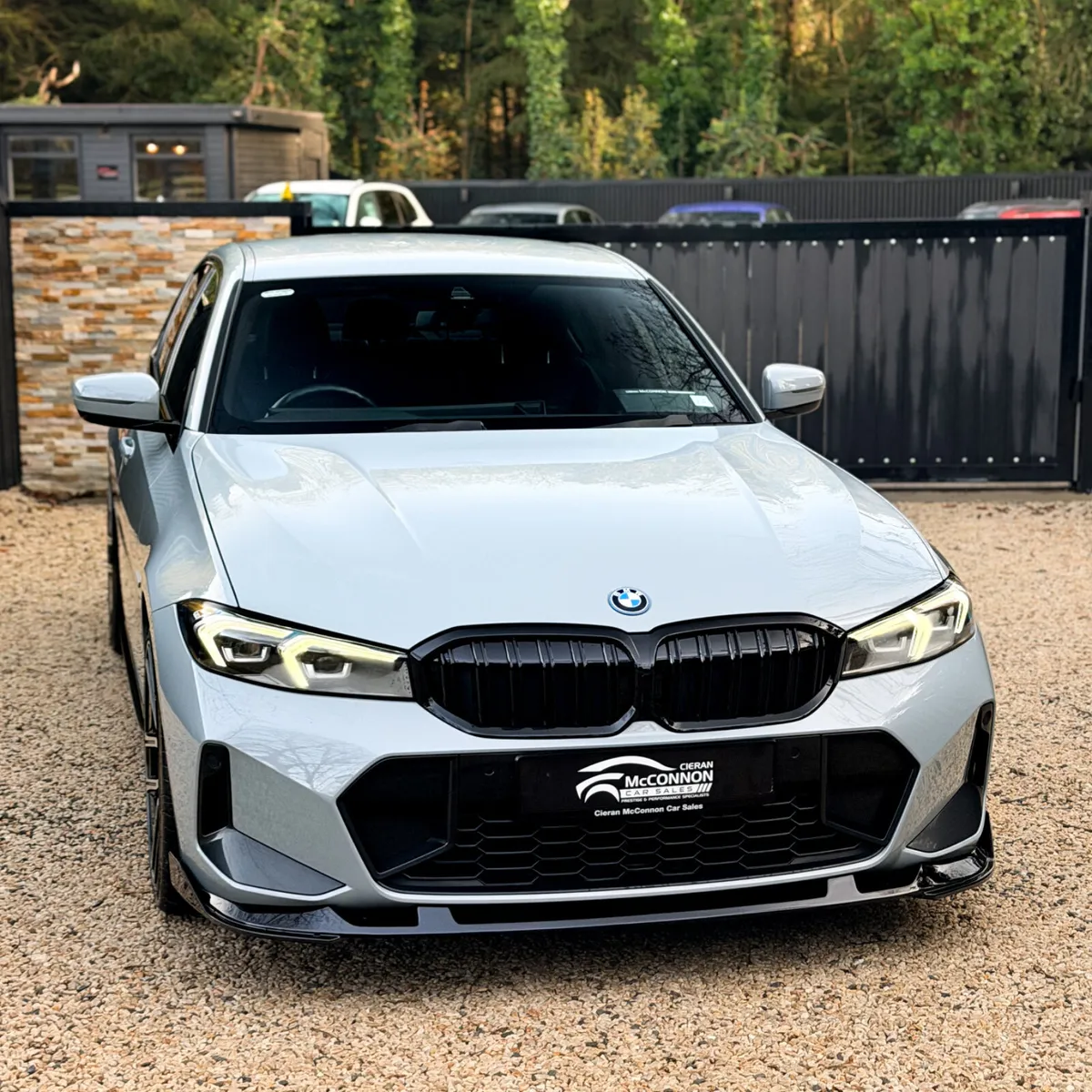 2022 (222) BMW 330e M-SPORT LCI 290BHP - Image 3