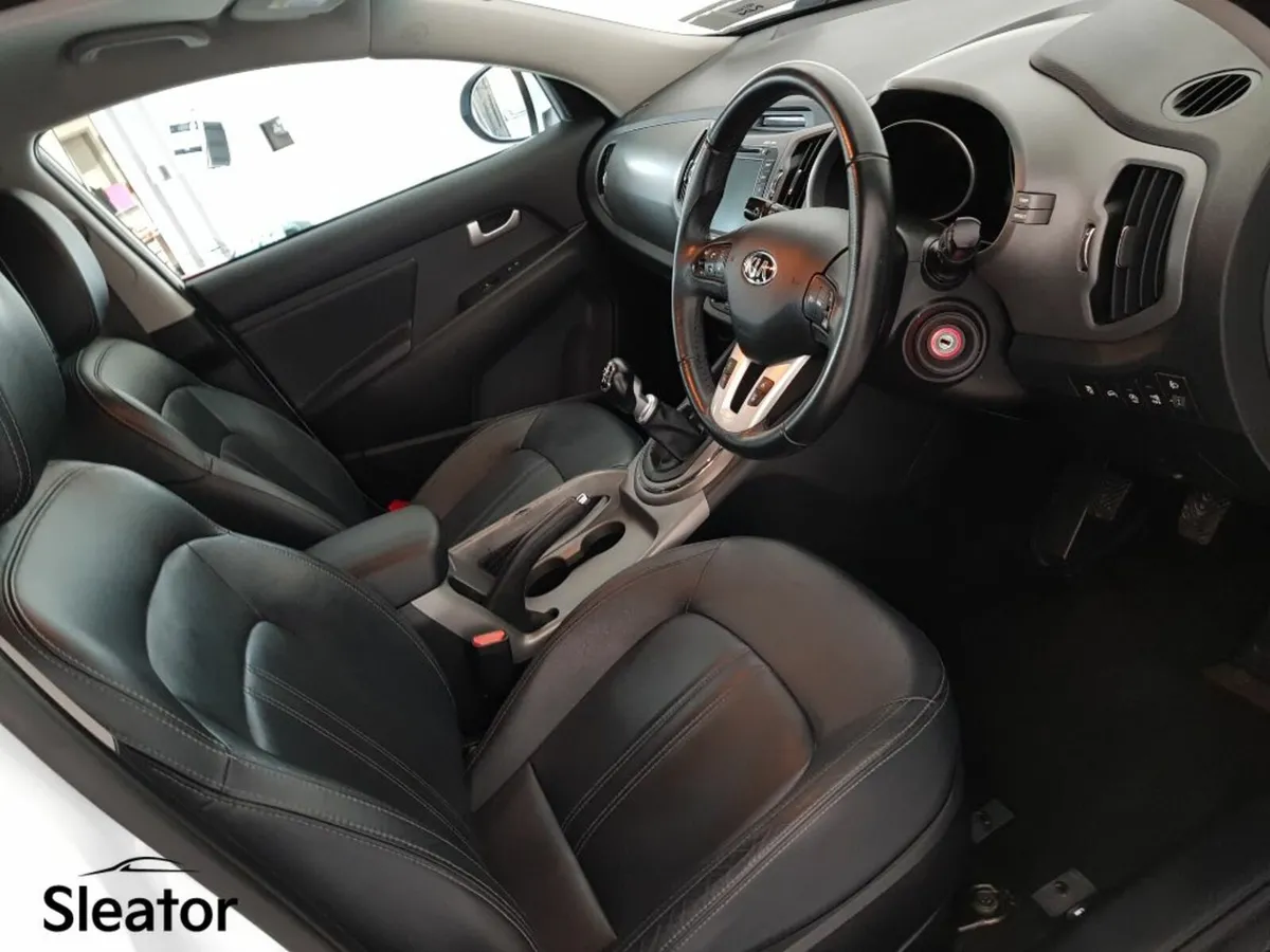 Kia Sportage Platinum SE 4DR - Image 4