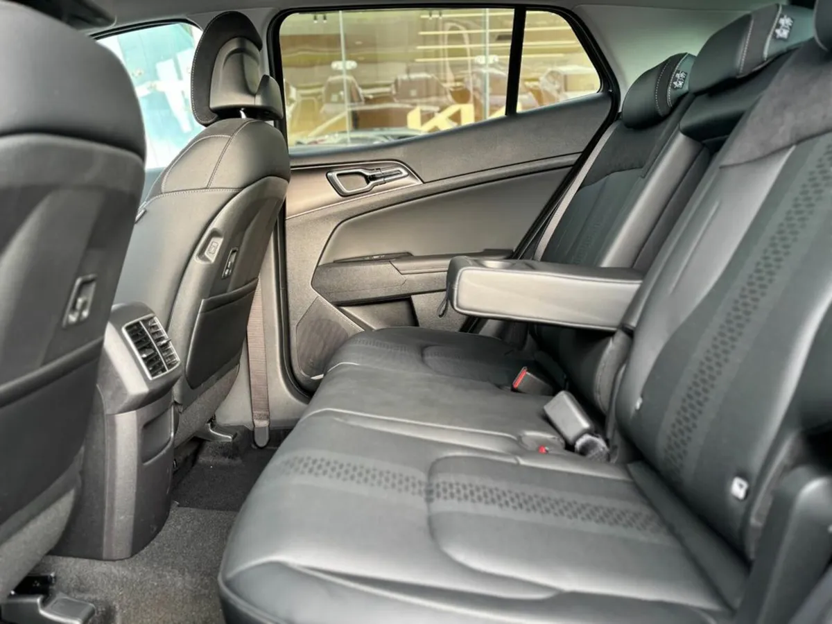 Kia Sportage 1.6 K3 Hybrid ( 0% Finance Available - Image 4