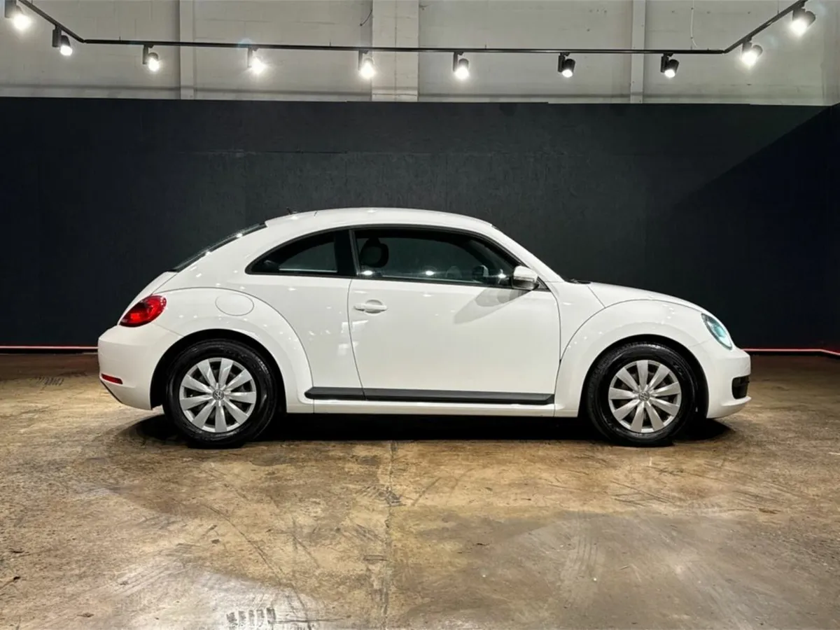Volkswagen Beetle DESIGN EDITION 1.2L TSI AUTOMATI - Image 3
