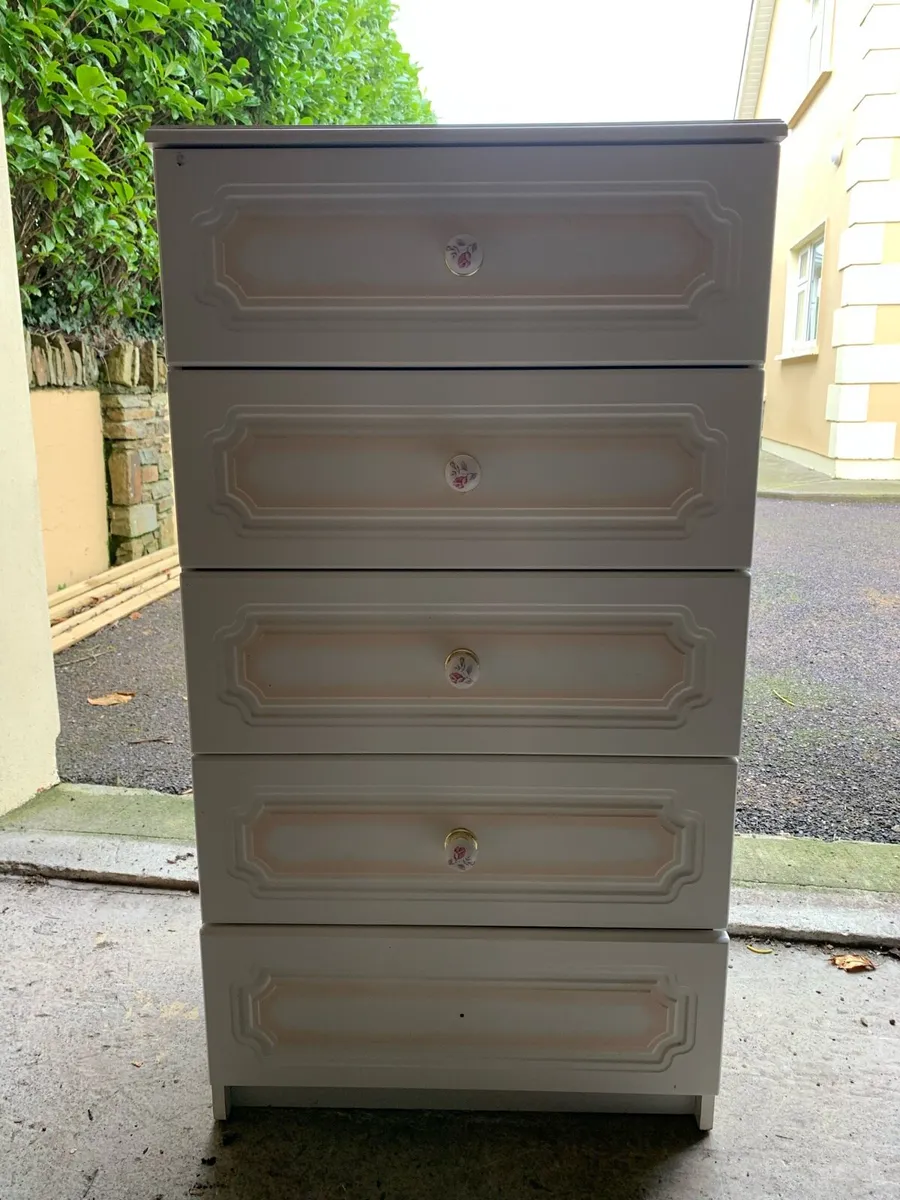 Bedroom Chest of Drawers ( Pink / White ) - Image 1