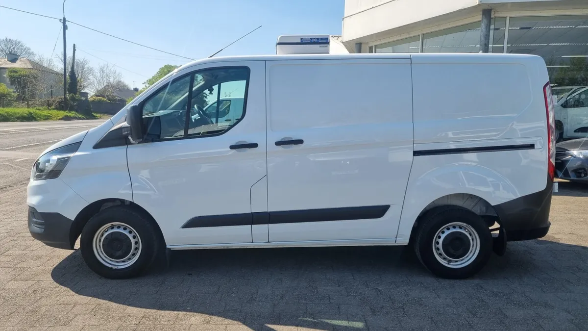 222 FORD CUSTOM FRIDGE FREEZER LOW KMS GRADE 1 - Image 4