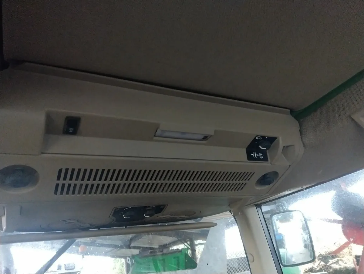 John Deere 6310 - Image 2