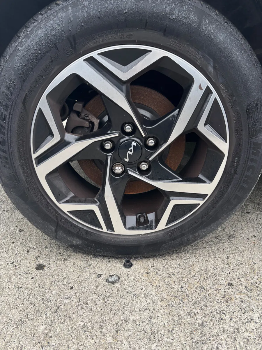 17” 2024 Kia Sportage Alloys - Image 3