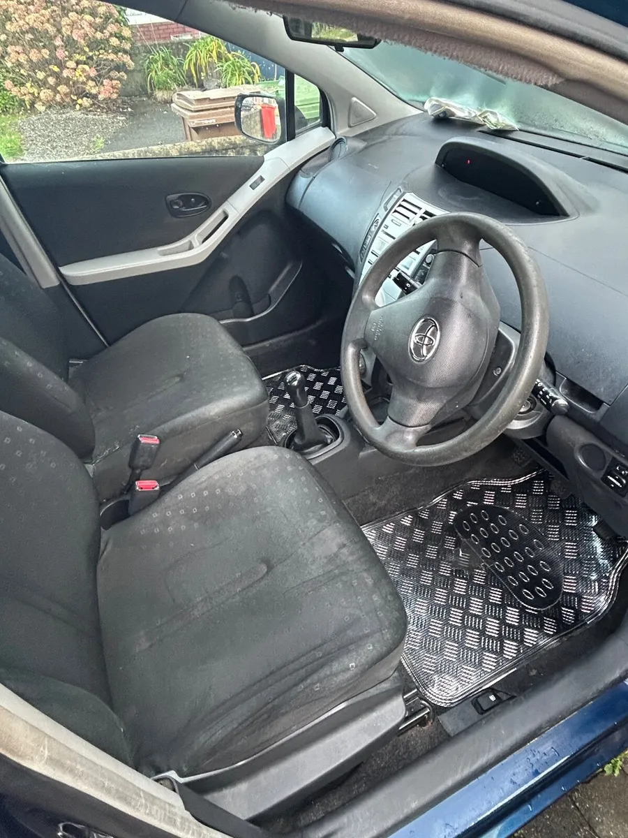 Toyota Yaris 2007 - Image 4