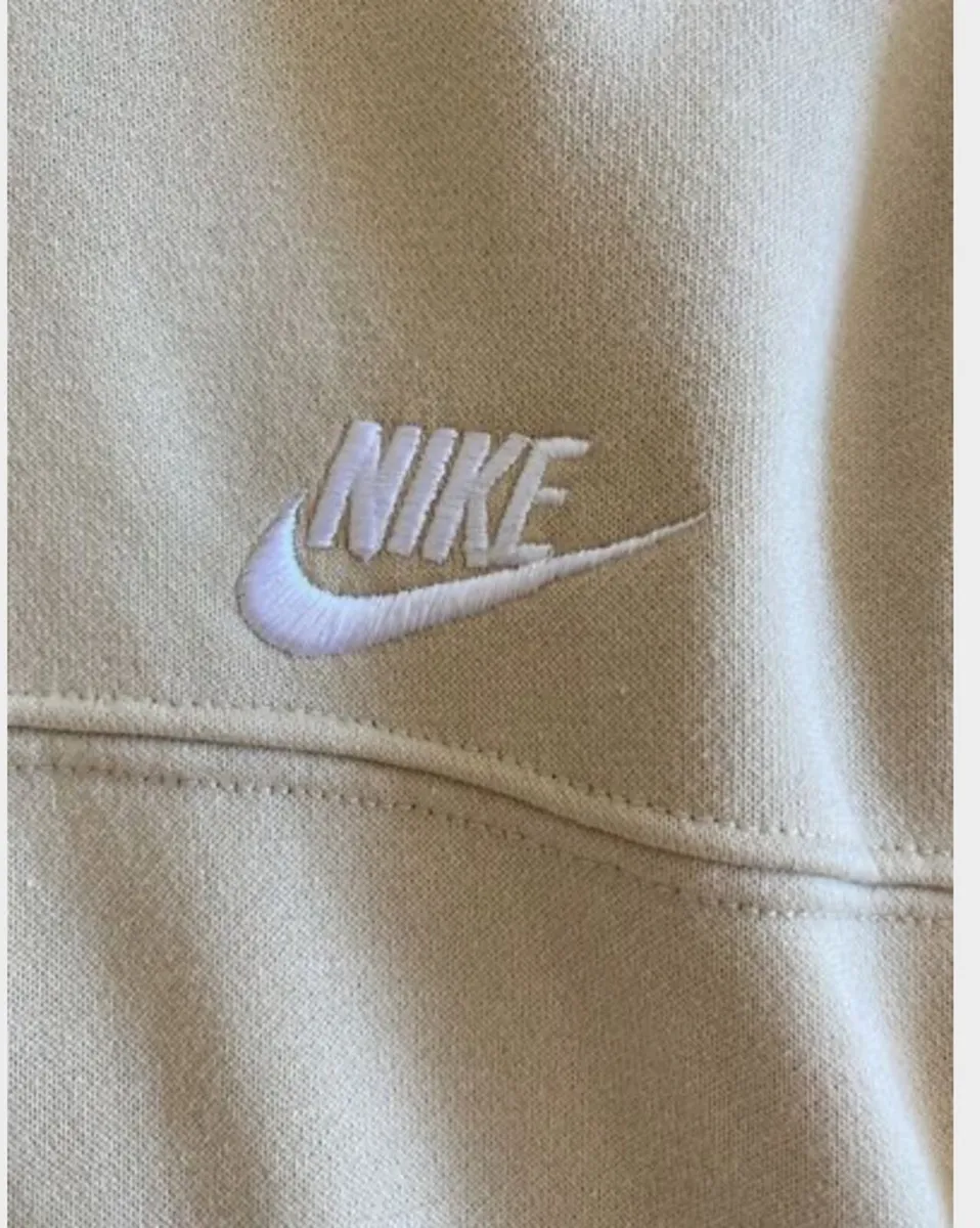 Nike sweater - Size S - Image 2