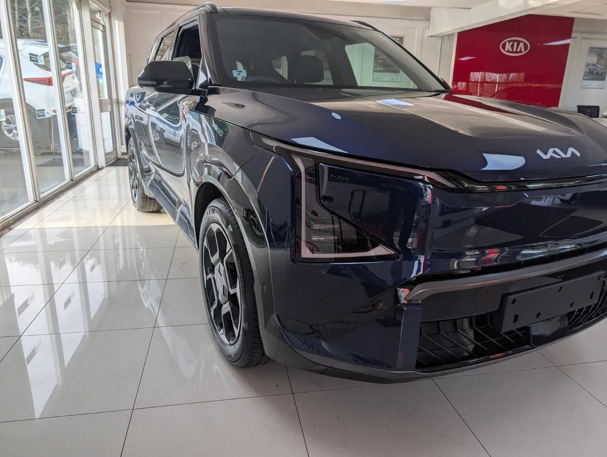 KIA EV5 GT Line 81.4kwh in Dark Ocean Blue - Image 3