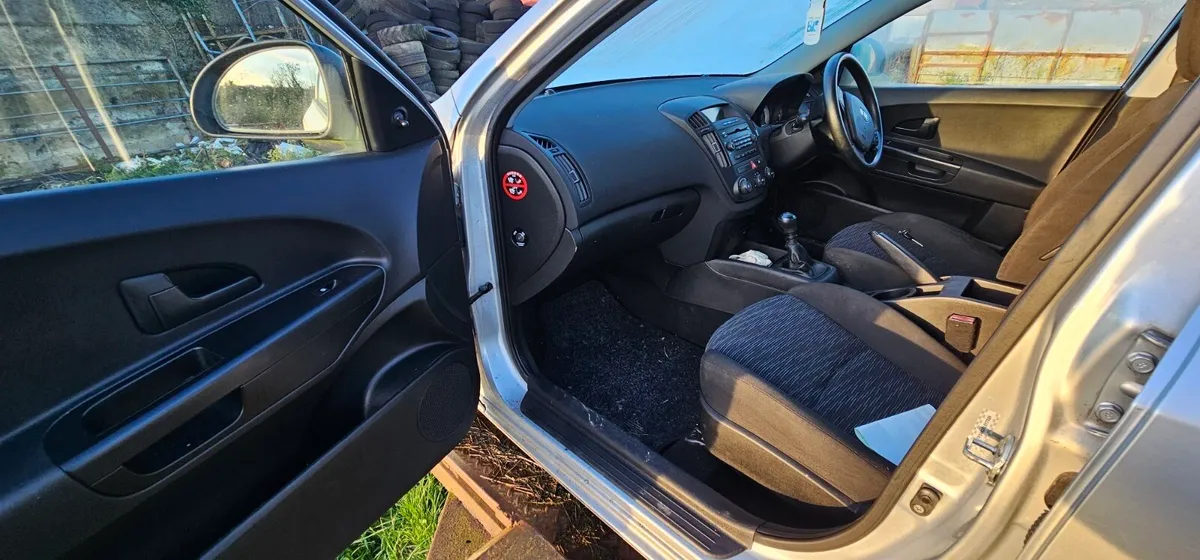 Kia ceed 1.6 Diesel - Image 2