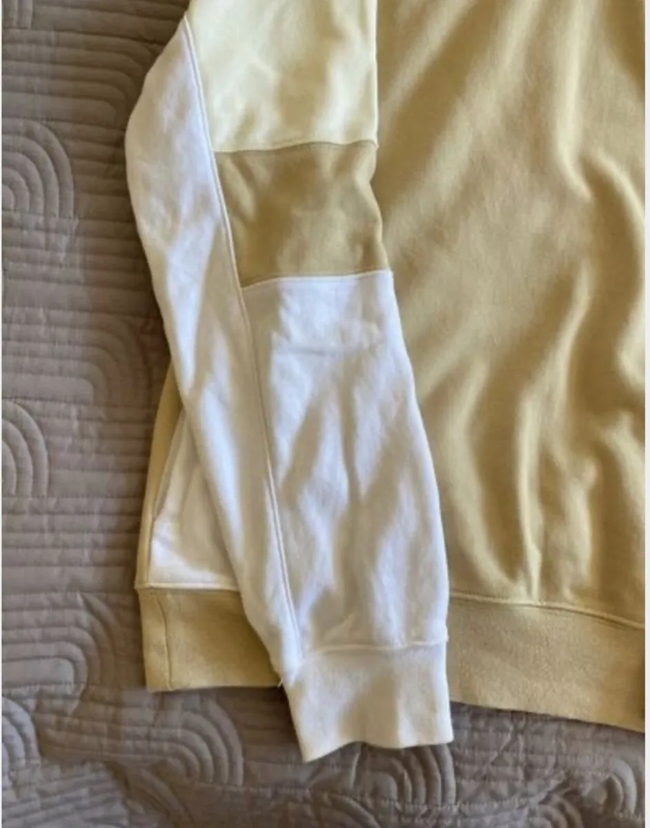 Nike sweater - Size S - Image 4