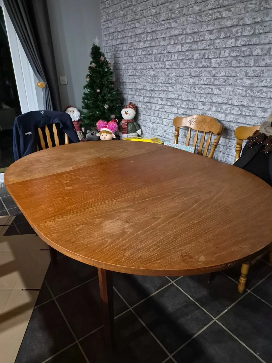 Dining table and 4 chairs - Image 3