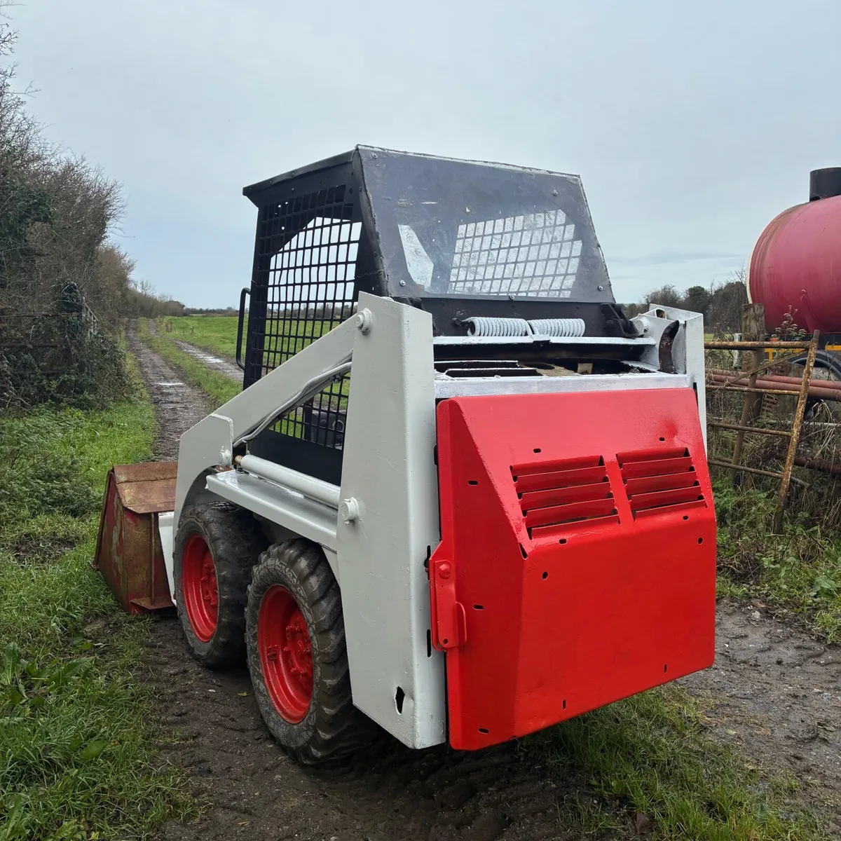 Bobcat skidsteer - Image 1