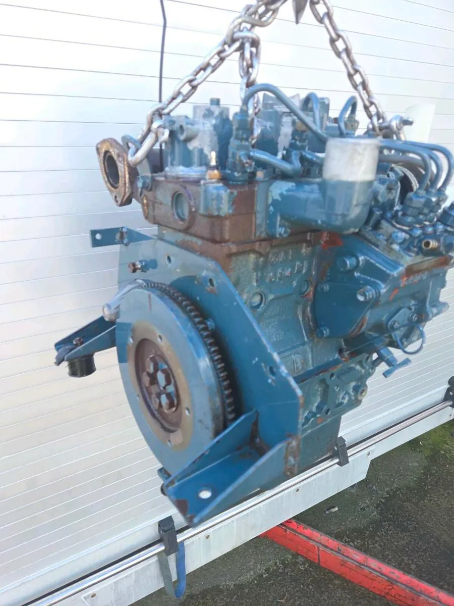 Kubota D600 3 cylinder diesel engine - Image 3