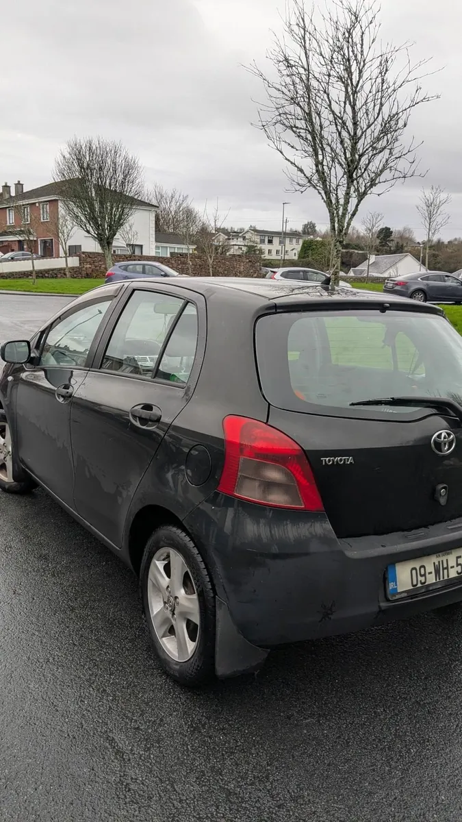 Toyota Yaris 2009 - Image 2
