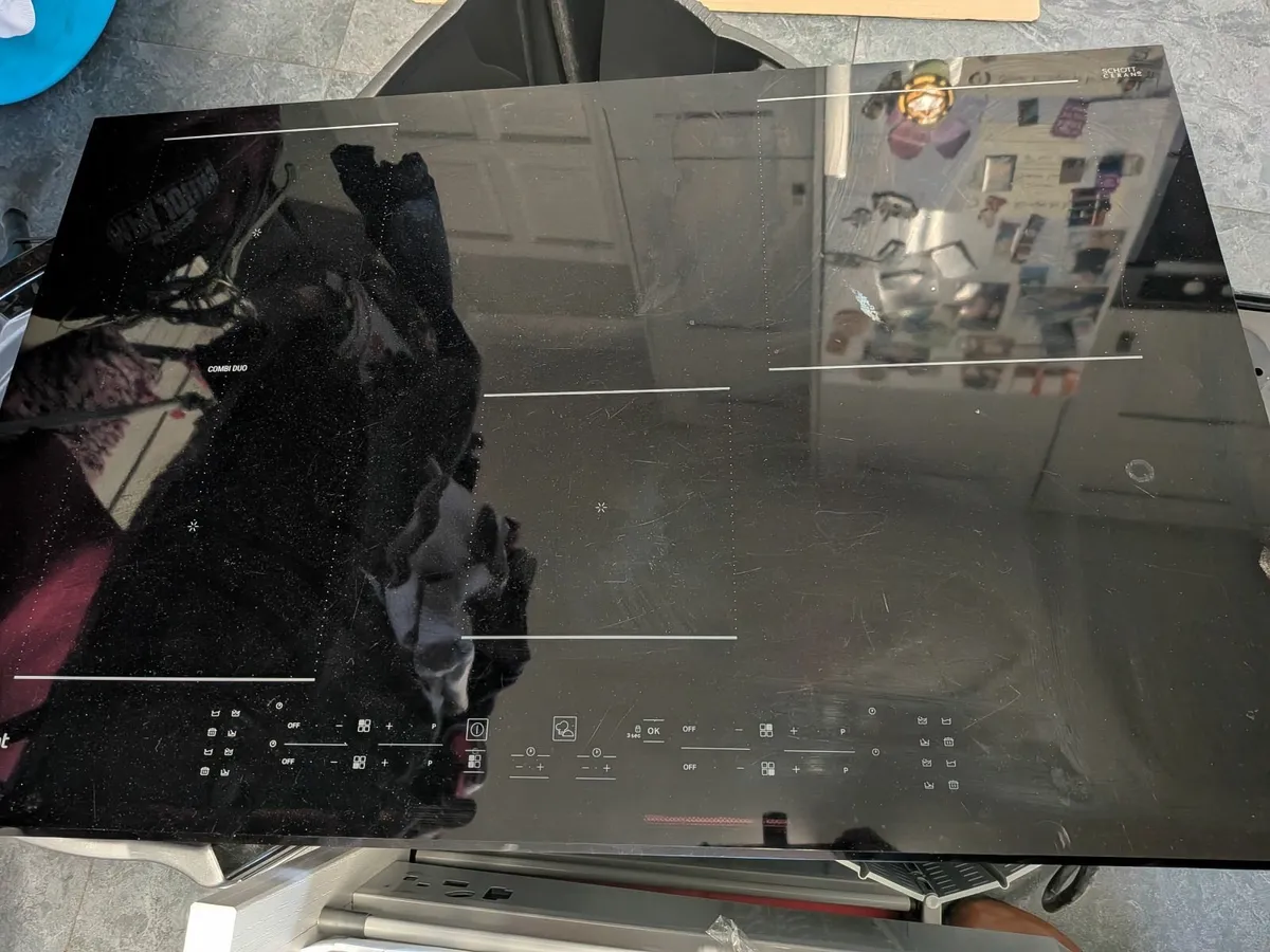 Cooker hob - Image 1