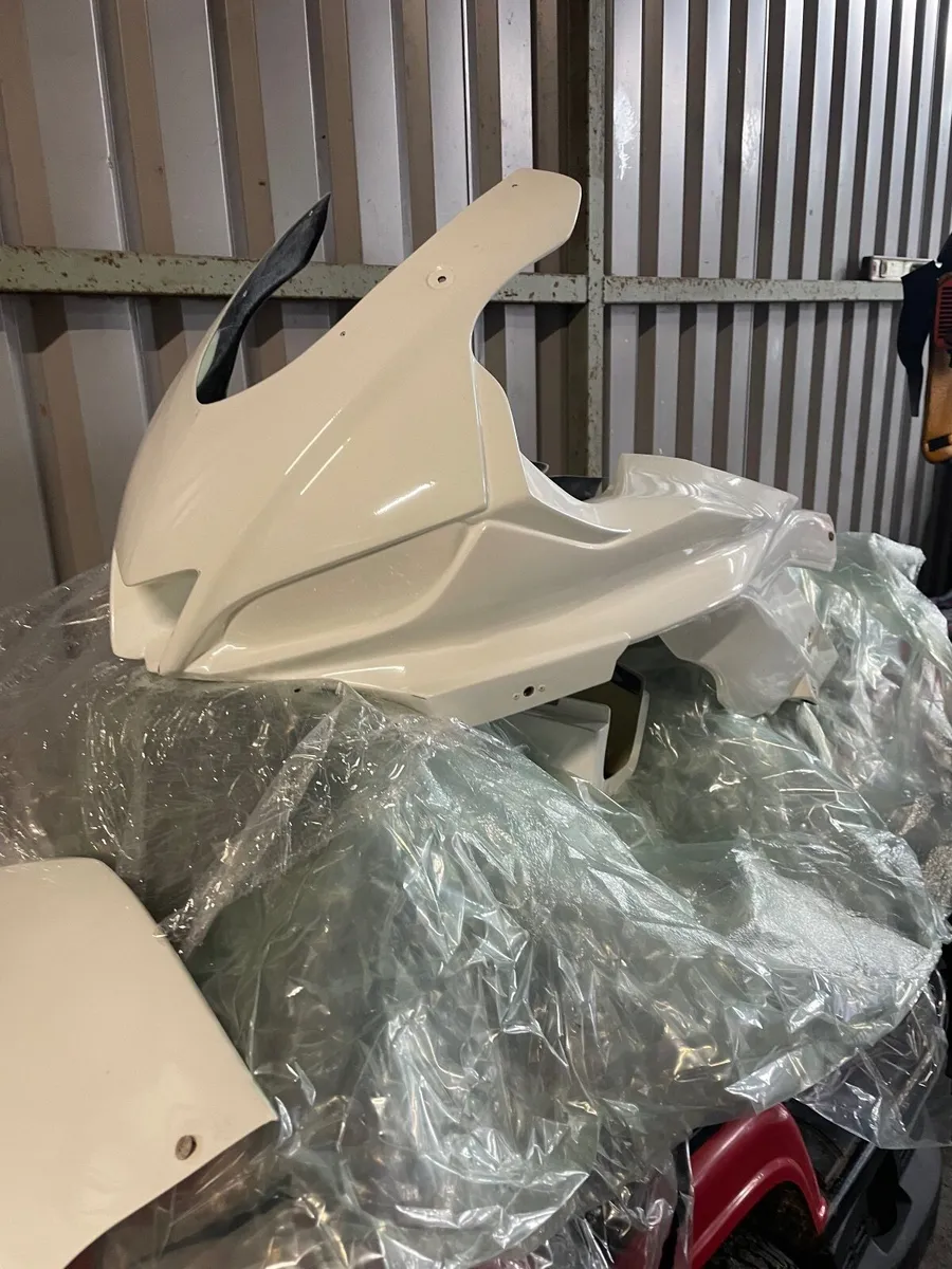 Yamaha r3 ss300 race bike - Image 4