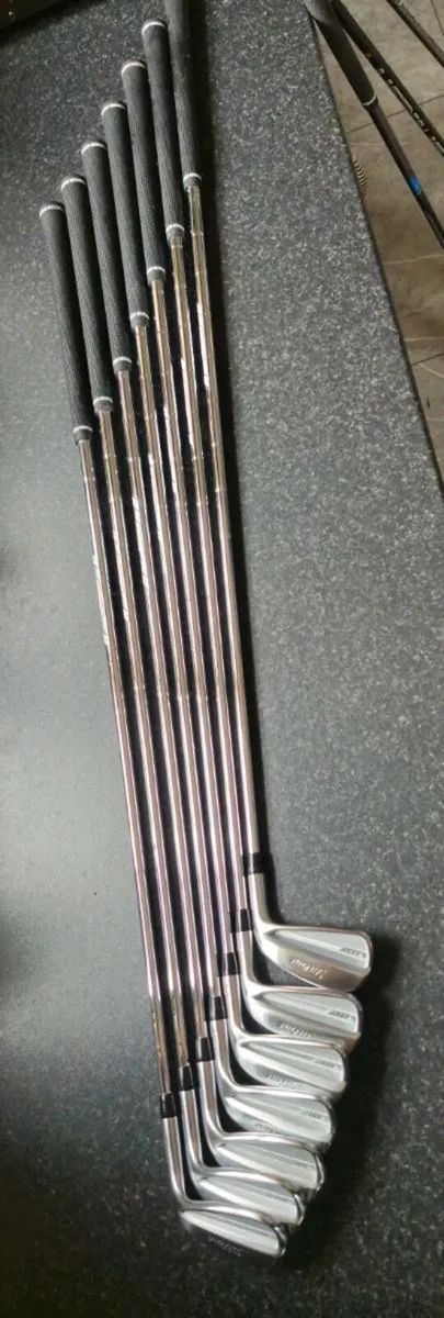 Titleist T100 3rd Gen, 4 to PW - Image 2