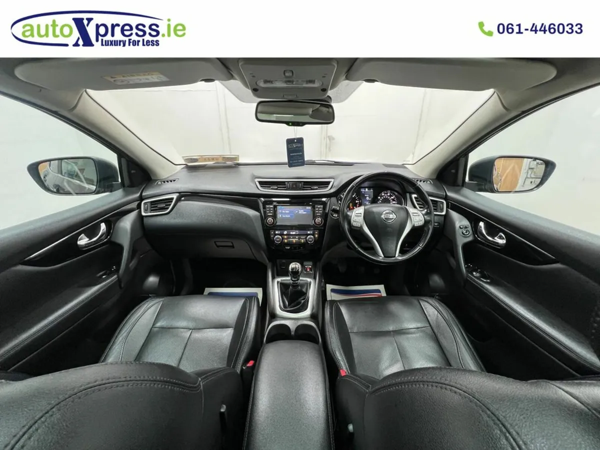 Nissan Qashqai 1.6 DCI Tekna Panoramic Sunroof - Image 2