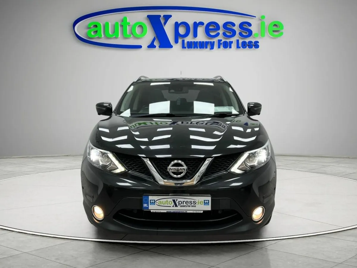 Nissan Qashqai 1.6 DCI Tekna Panoramic Sunroof - Image 3