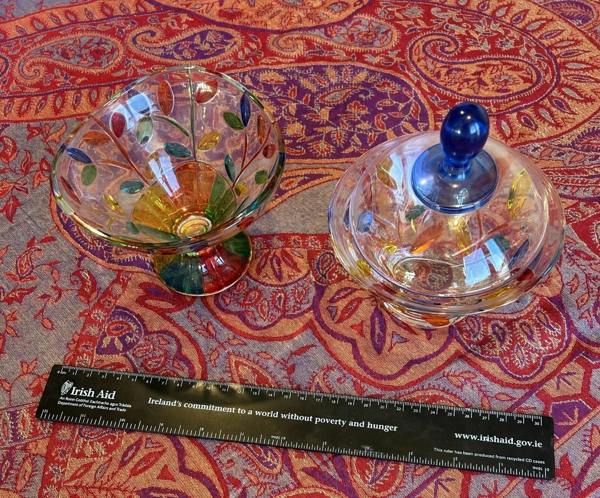Set of two Venetian Coloured glass bowls - Image 1