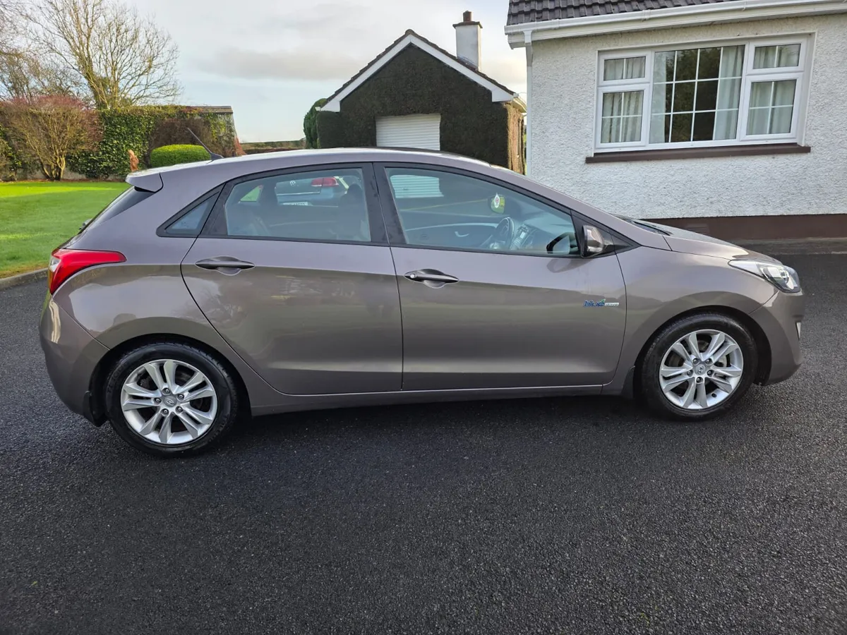 HYUNDAI i30 1.6 DIESEL..VERY LOW MILES ,NEW NCT - Image 2