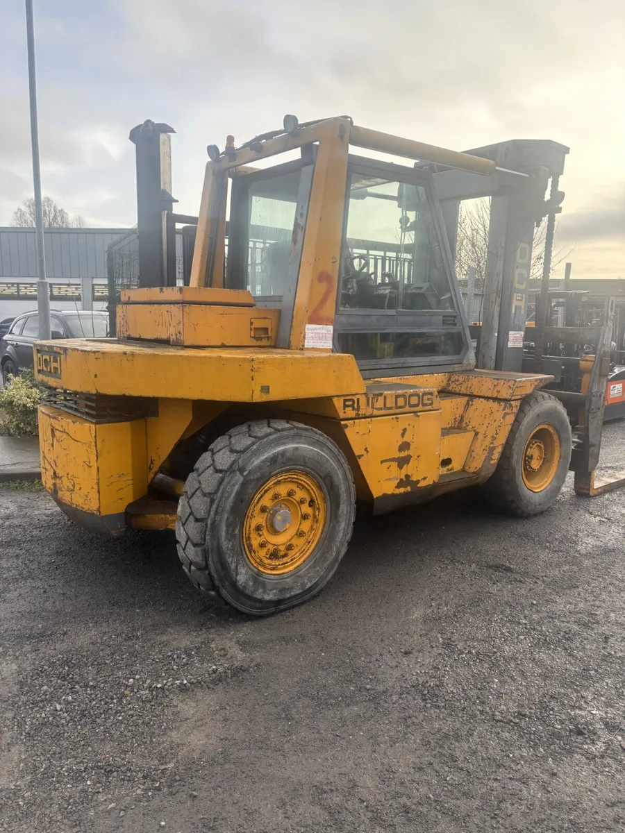 12 TON FORKLIFT - Image 2