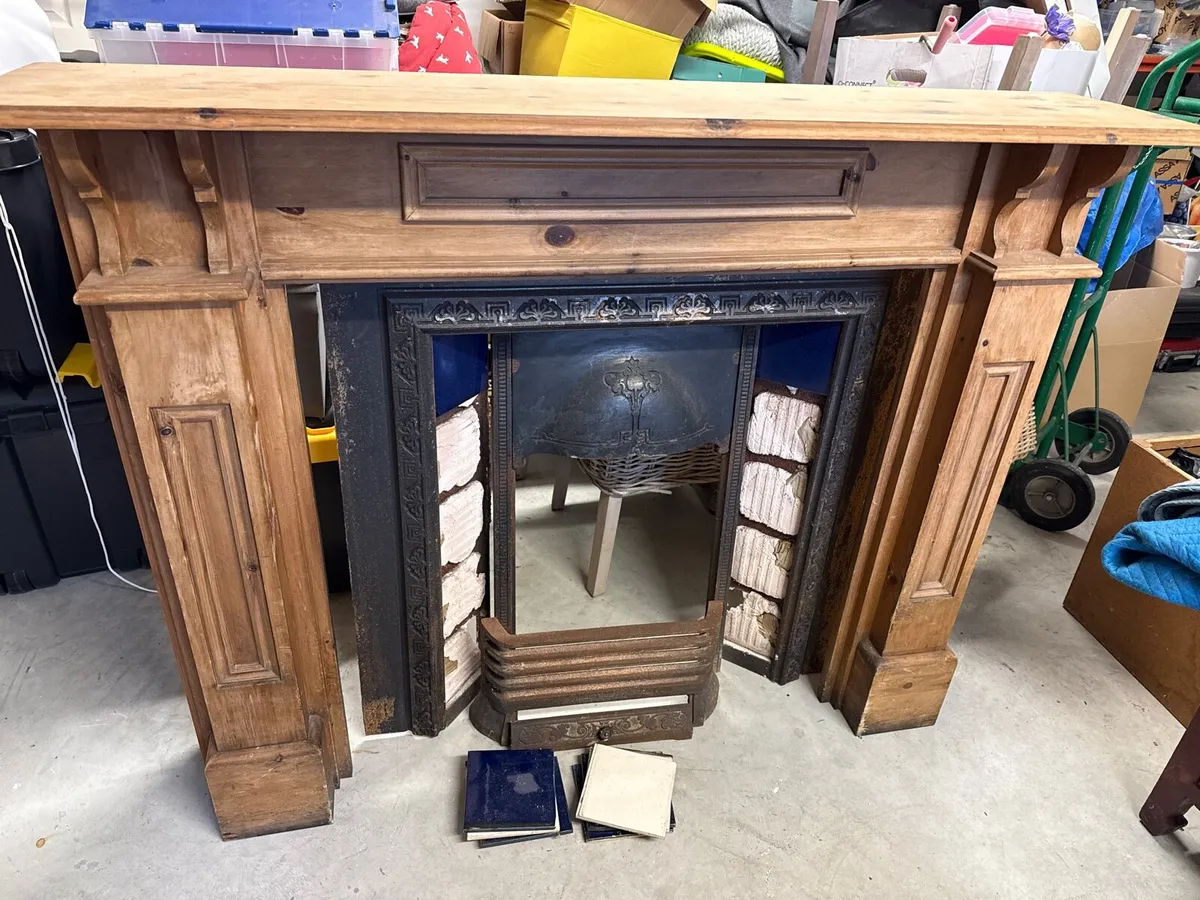 Complete fireplace - Image 1