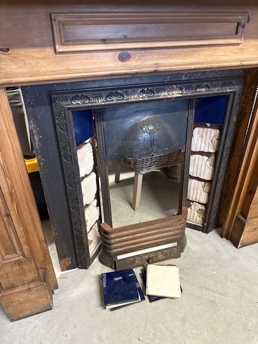 Complete fireplace - Image 3