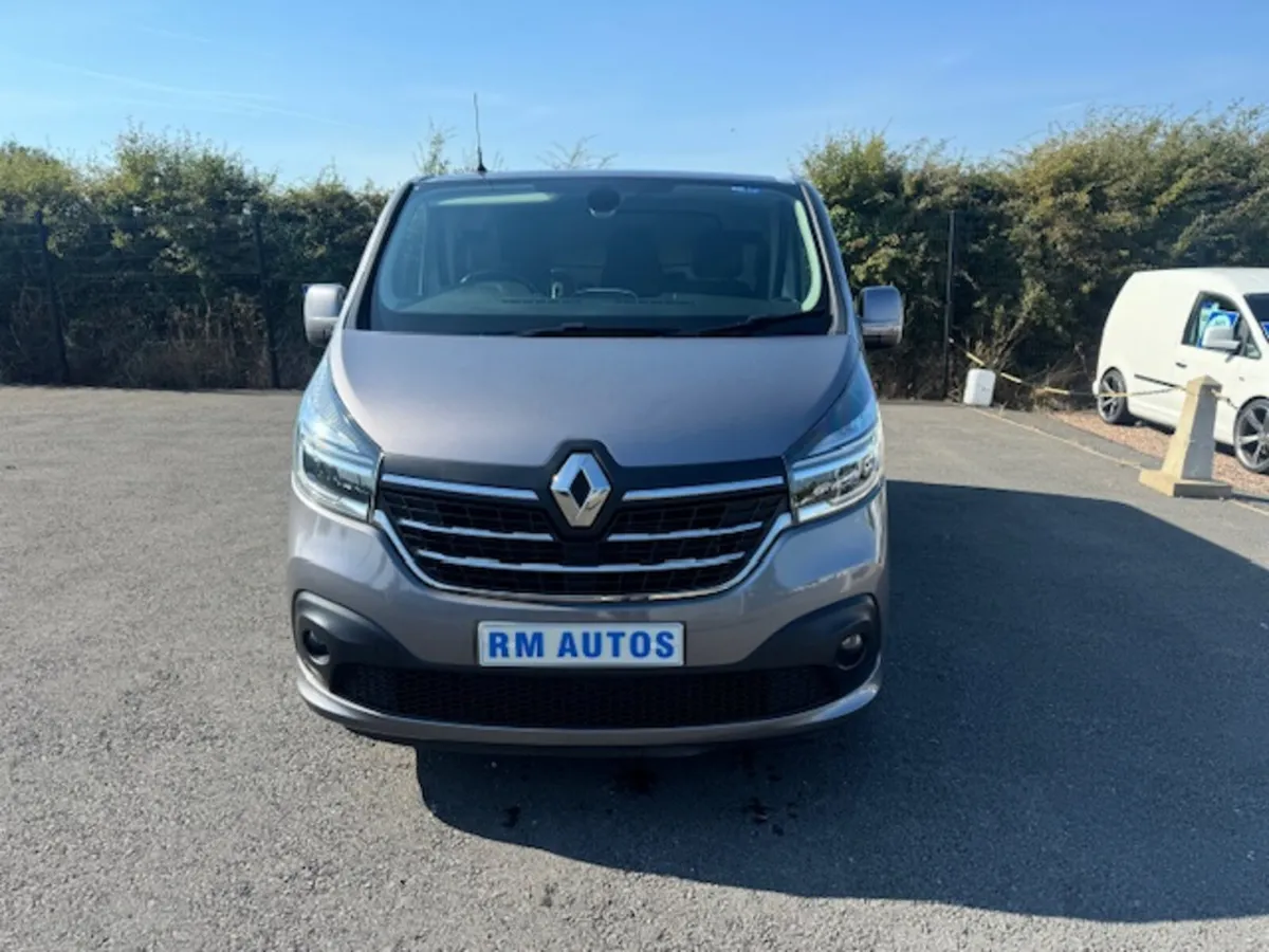 Renault Trafic - Sat Nav - Image 2