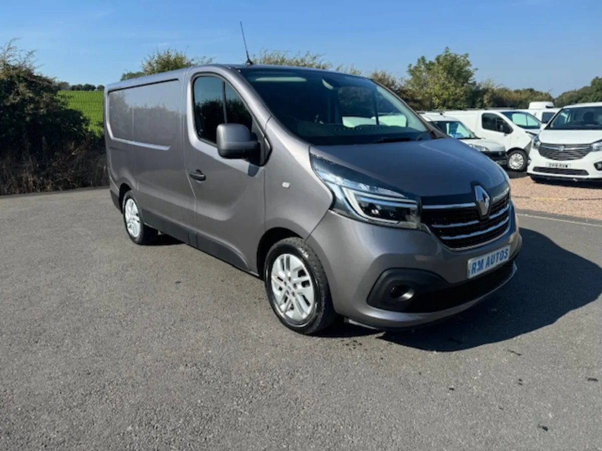 Renault Trafic - Sat Nav - Image 1