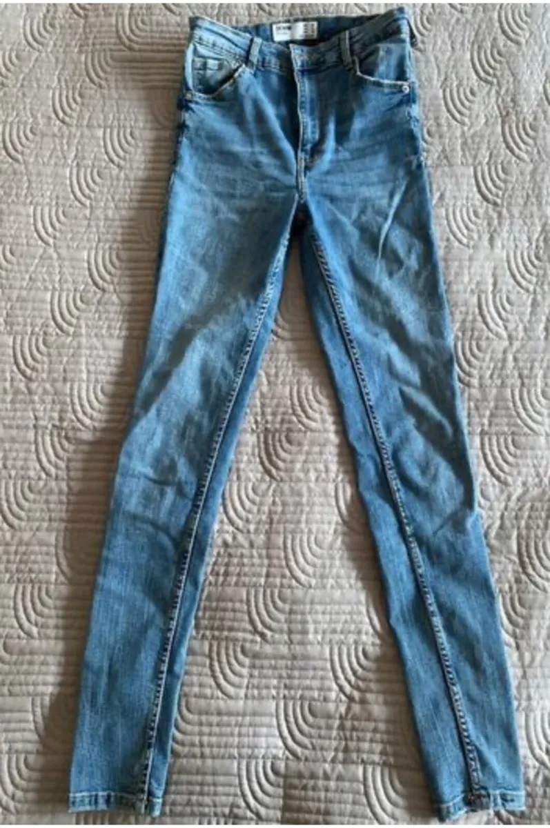 Bershka - Skinnies High Rise - Size 38 UK - Image 2