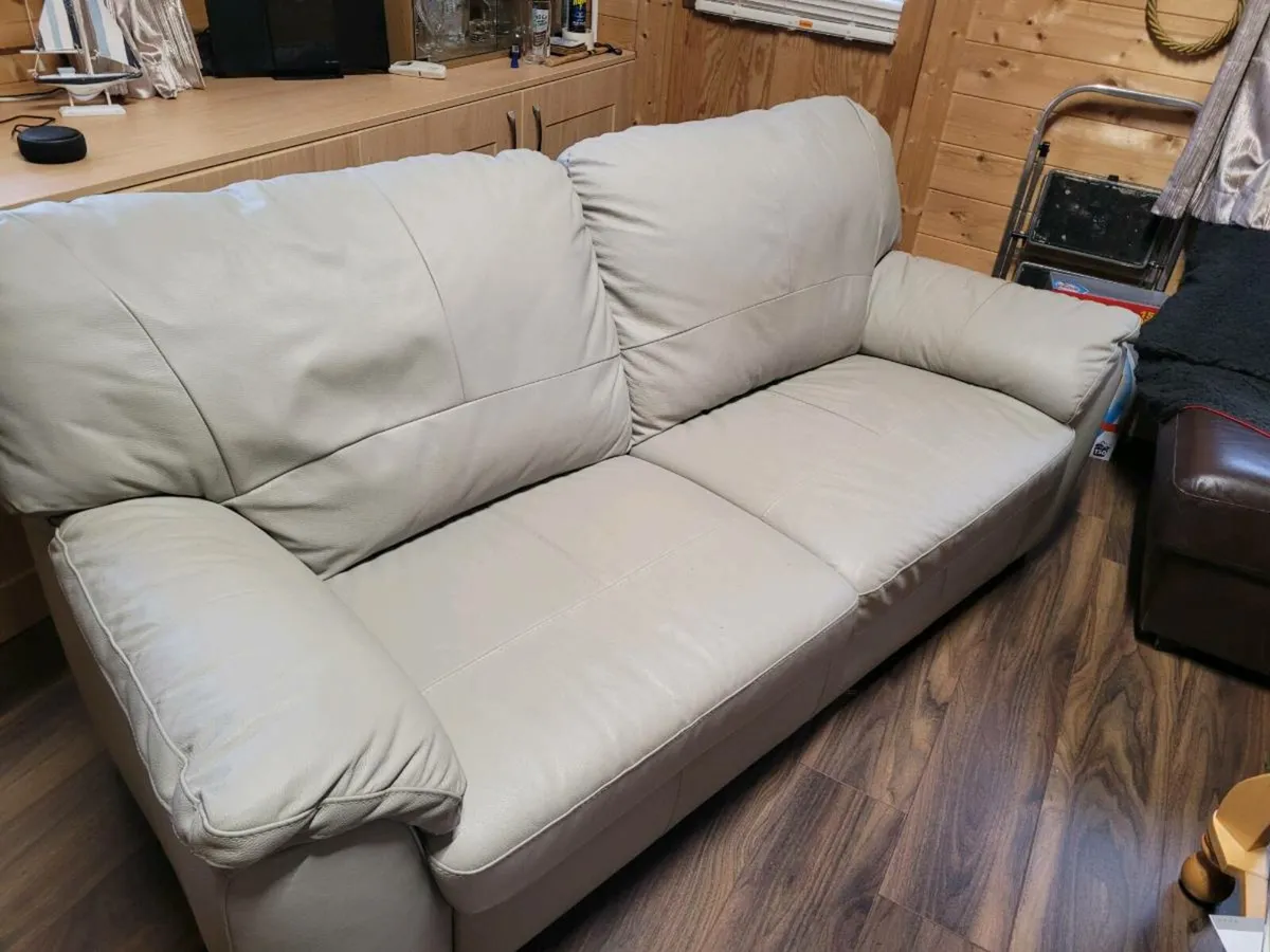 3 seater leather sofa - Image 2