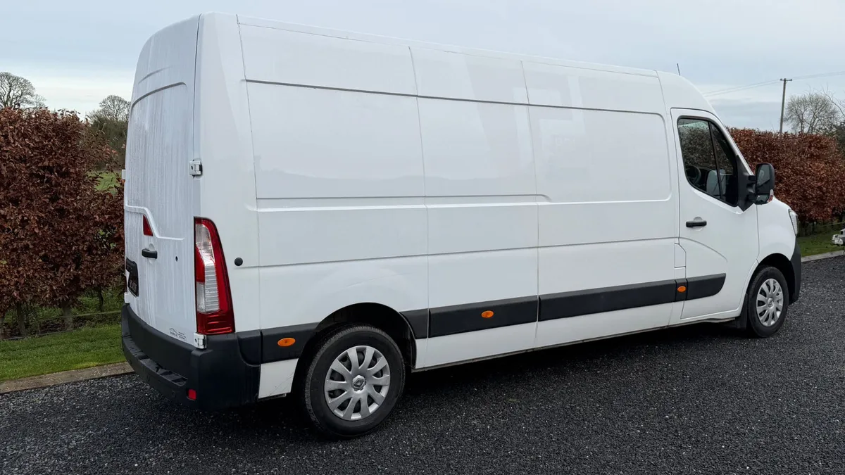 2021 Renault Master 135 Business Plus LWB Med Roof - Image 3