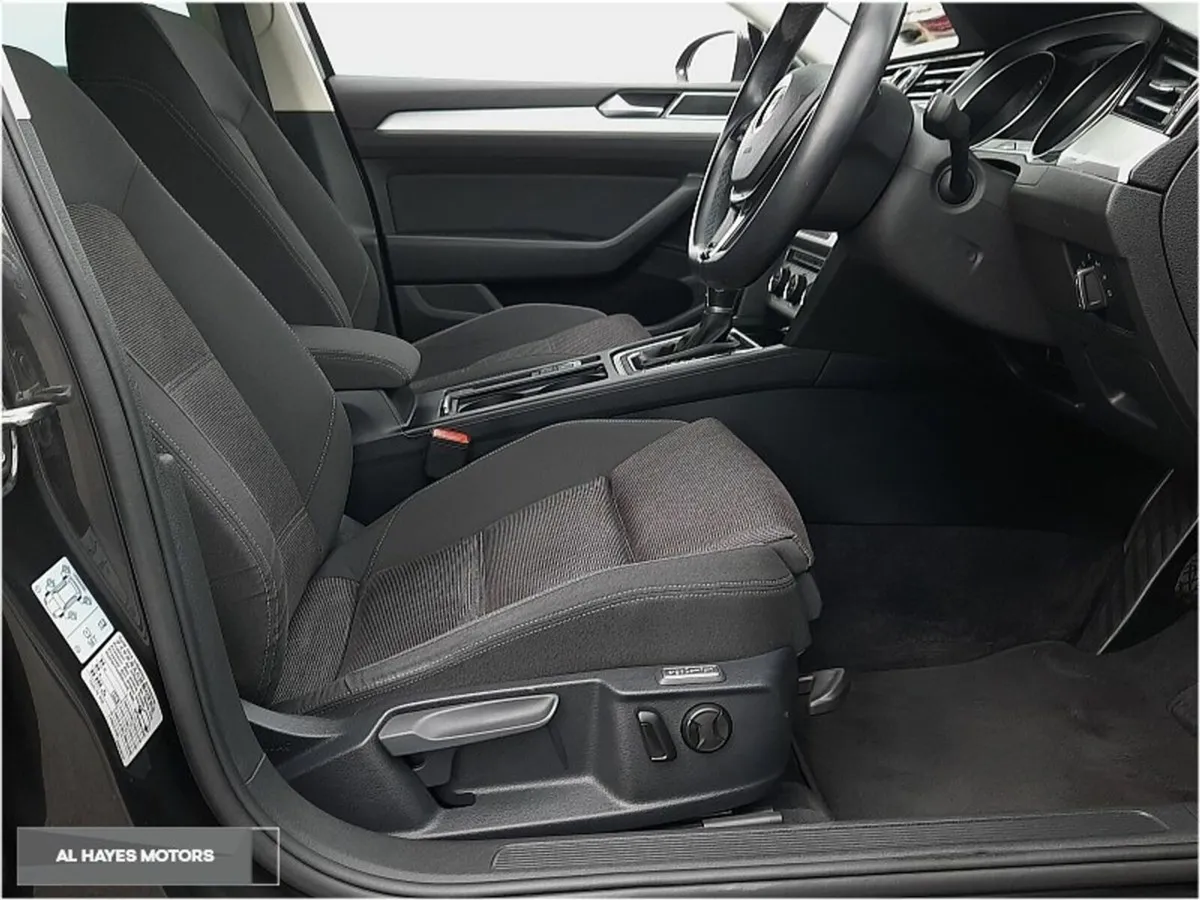 Volkswagen Passat EST**LOCATED IN PORTUMNA GARAGE* - Image 4