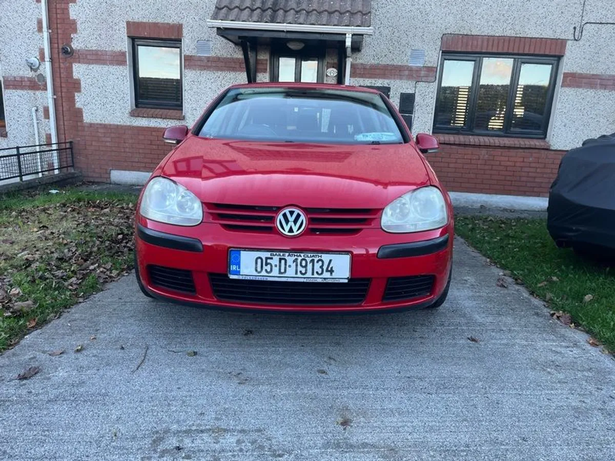 2005 Volkswagen Golf - Image 2