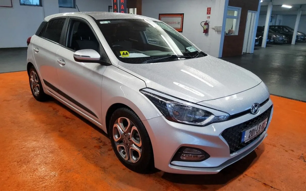 Hyundai i20 1.2 Deluxe - Image 1