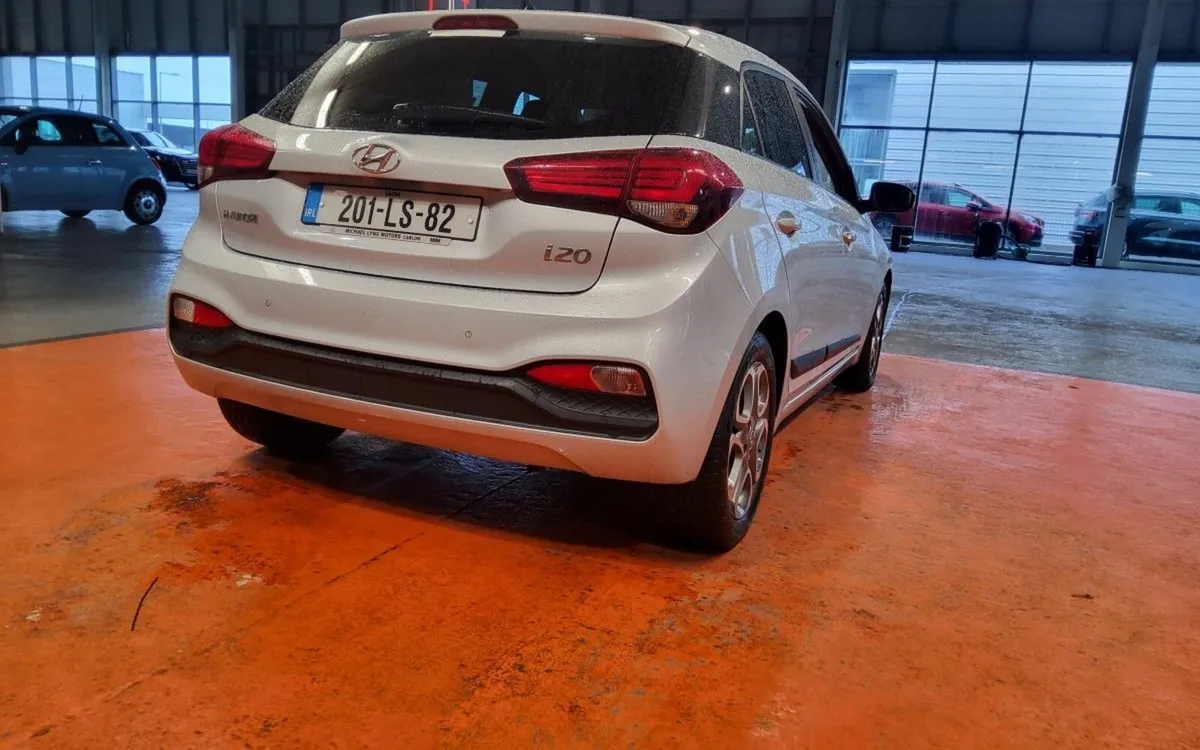 Hyundai i20 1.2 Deluxe - Image 3