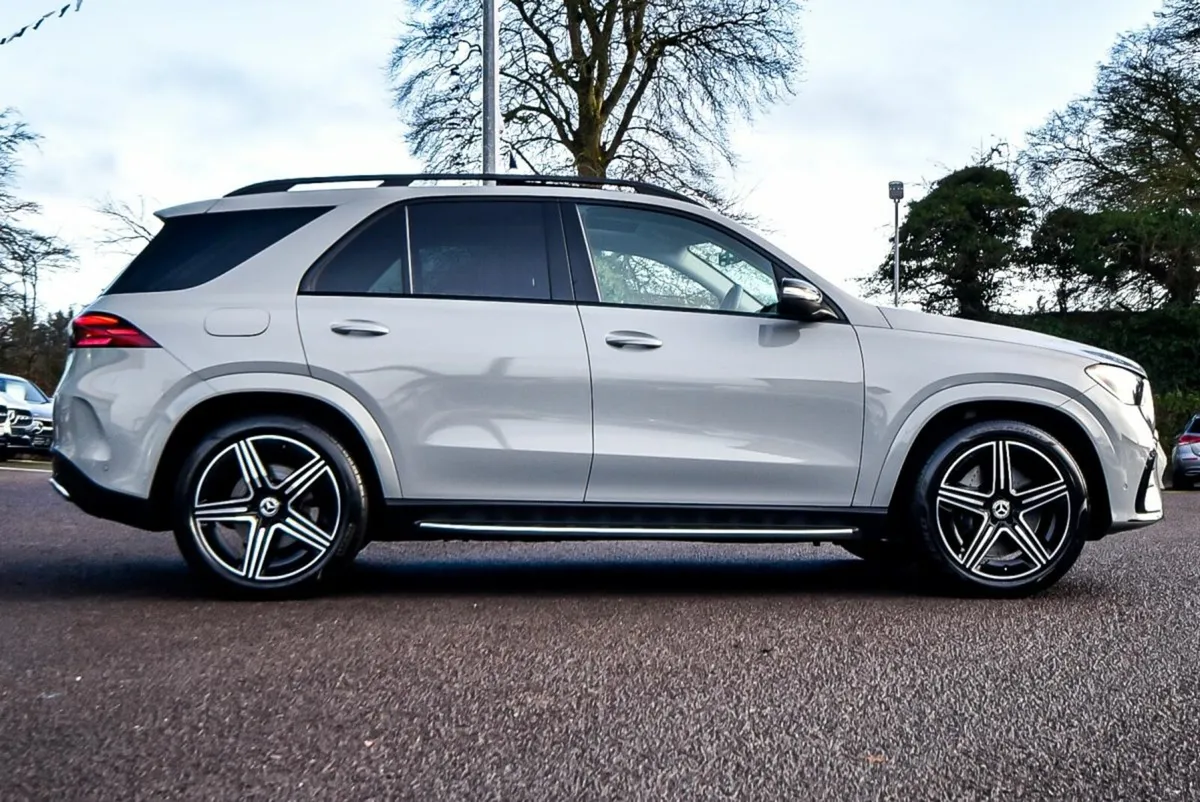 Mercedes-Benz GLE 350de AMG 4Matic Pan Roof - Image 4