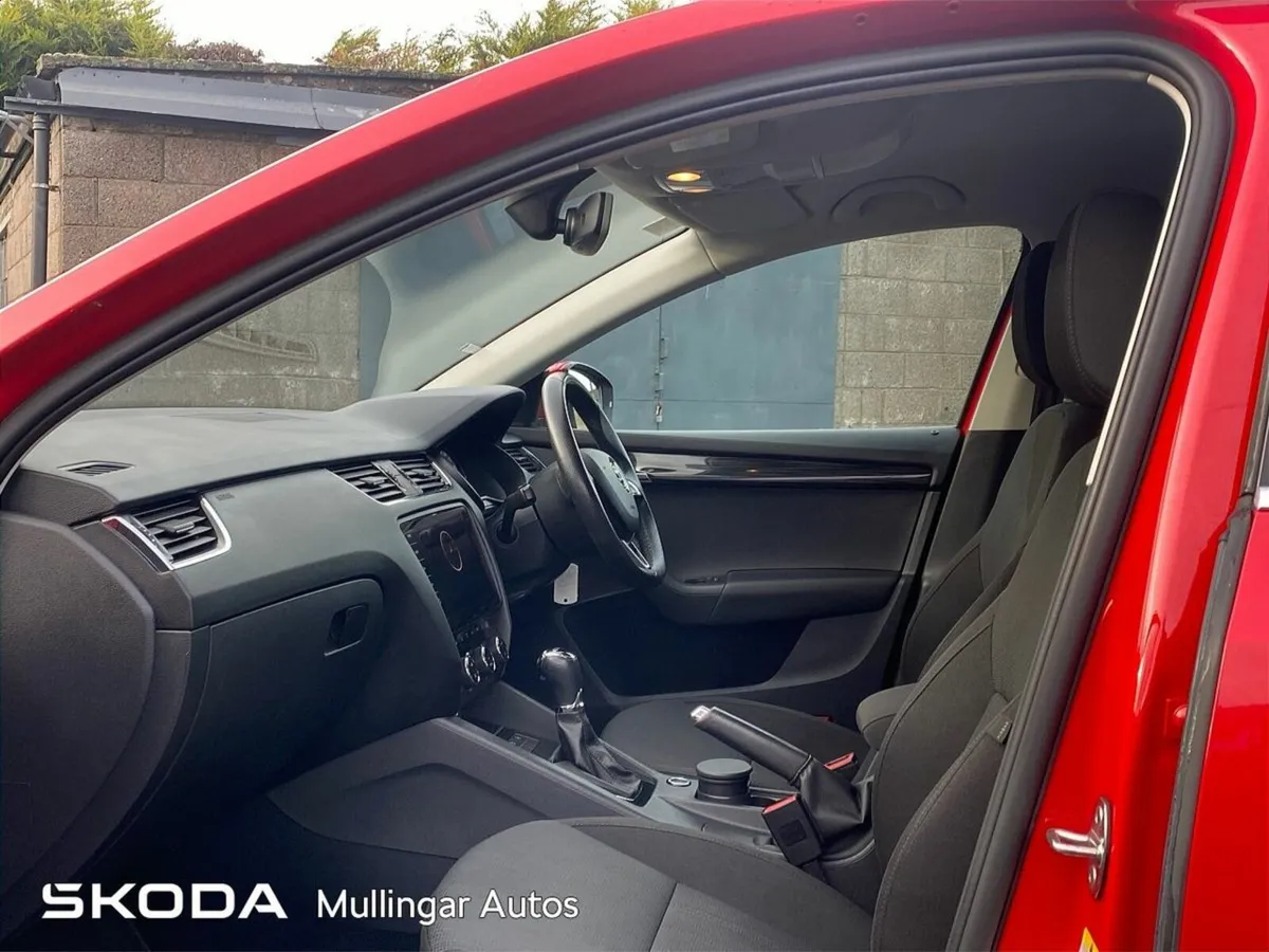 Skoda Octavia STYLE 1.6TDI 115HP DSG - Image 4