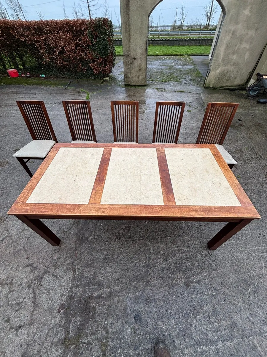 Kitchen table - Image 1