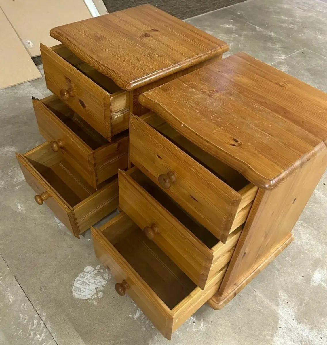 2 BED SIDE LOCKER + 1 DRAWER - Image 1