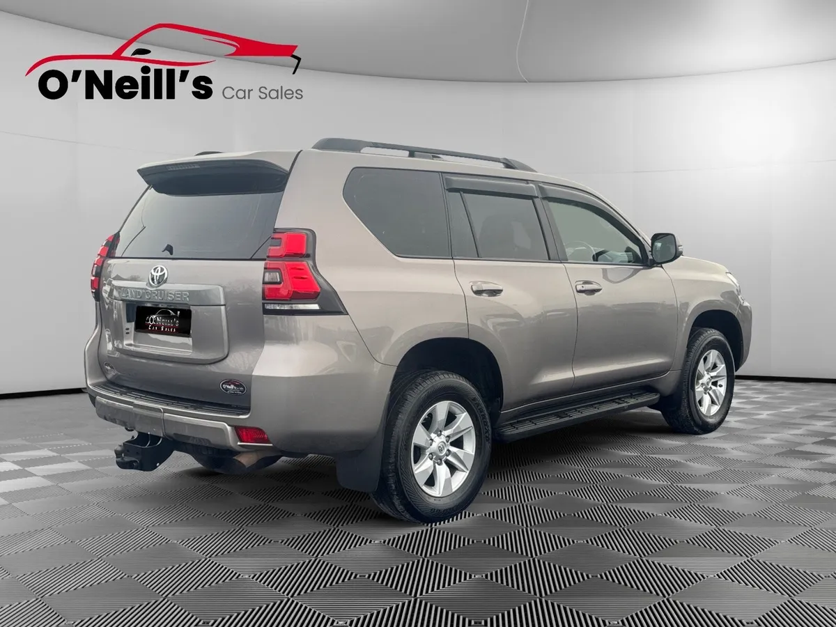 Toyota Land Cruiser 2022 *NO VAT* LWB COMMERCIAL - Image 4