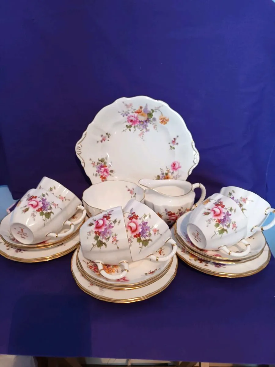 Beautiful  Crown Derby China 'Posies' Tea Set - Image 2