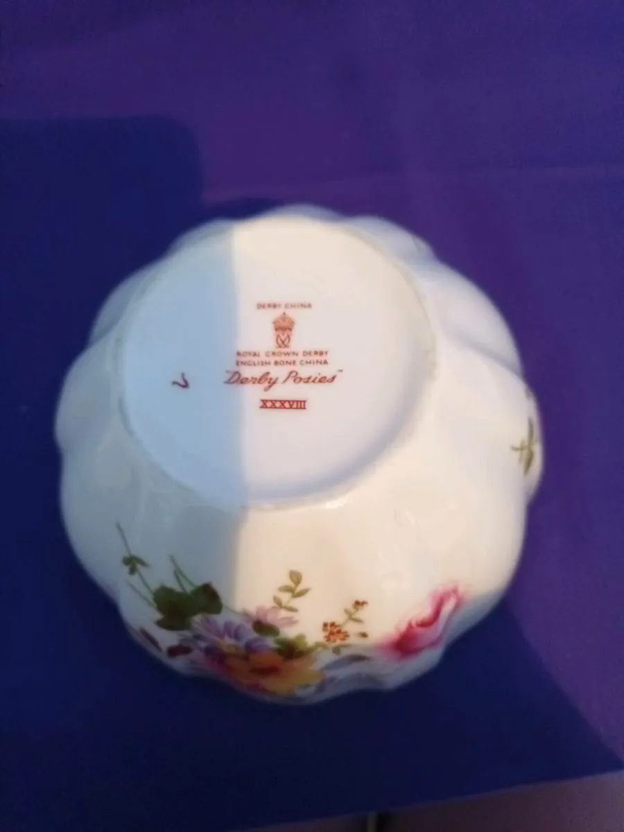 Beautiful  Crown Derby China 'Posies' Tea Set - Image 3