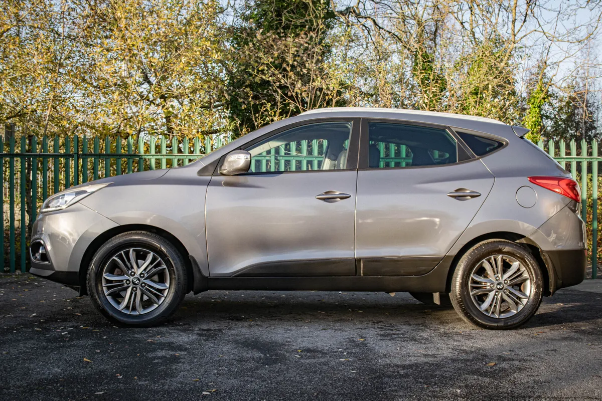 2014 Hyundai IX35 1.7 Premium *LOW MILEAGE* - Image 4
