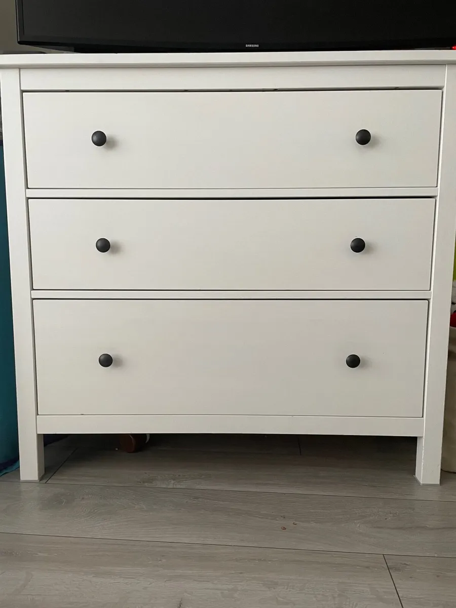 Chest of drawers - Image 1