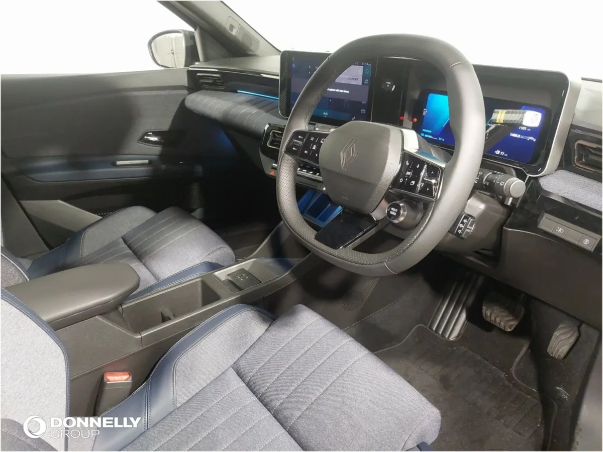 Renault 4 E-Tech Estate Techno - Image 4
