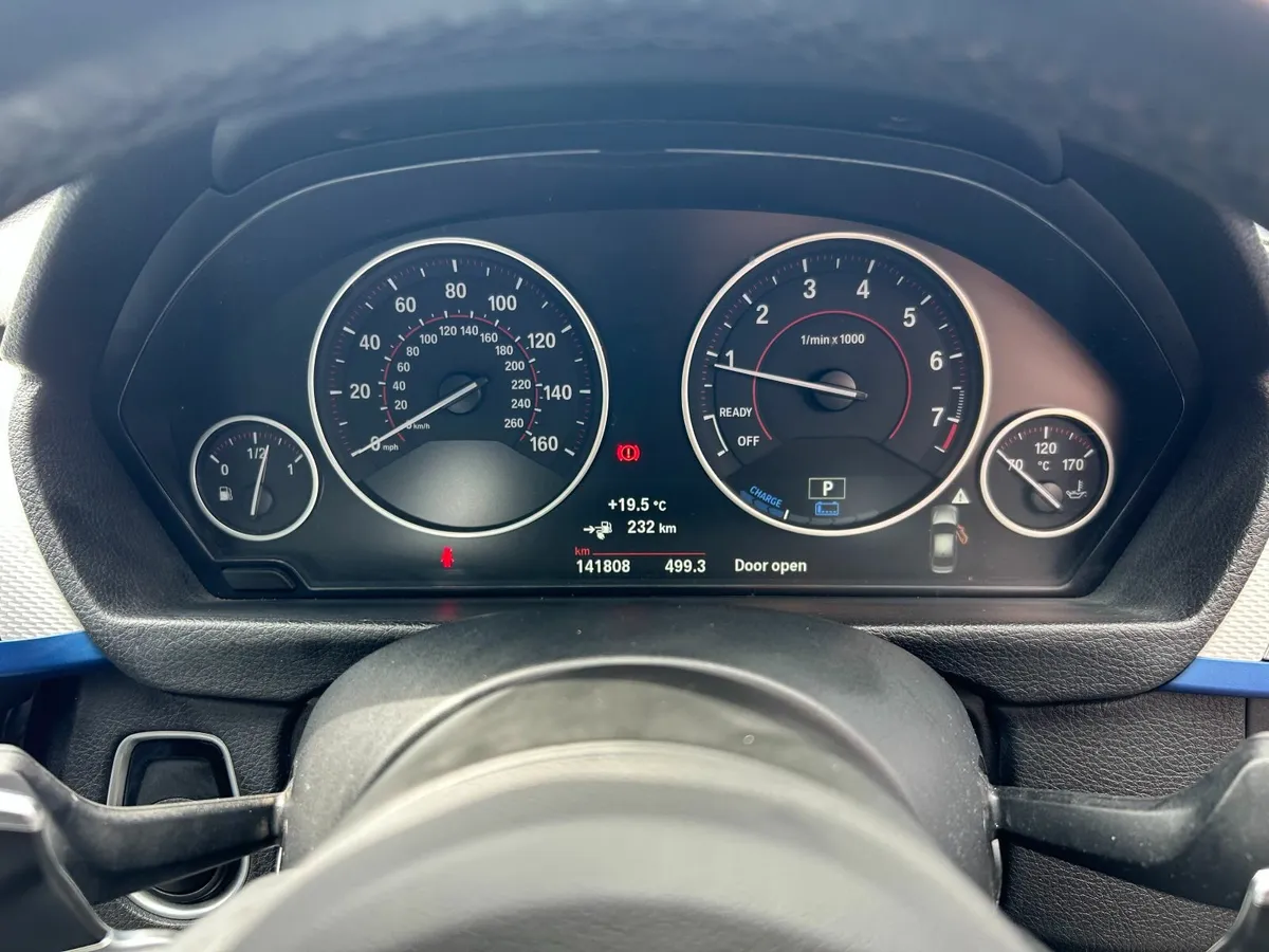 BMW 3-Series 2017 - Image 2